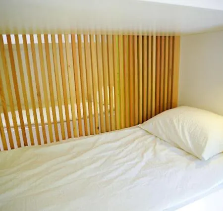 Youth Hostel *