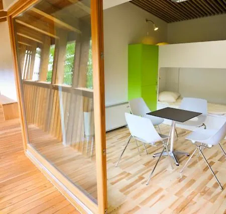 Youth Hostel *
